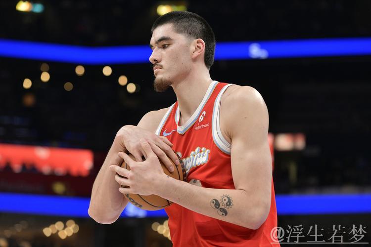 灰熊快攻掀高潮 扎克-伊迪强势扣篮2+1 灰熊快攻掀高潮 扎克-伊迪强势扣篮2+1