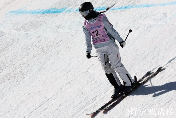 北京滑雪大跳台世界杯:刘梦婷与韩林杉晋级决赛 北京滑雪大跳台世界杯:刘梦婷与韩林杉晋级决赛